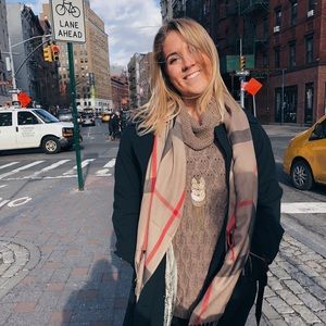 Meet your Posher, Jillian